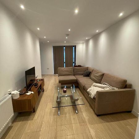 Amazing Apartment Moments Away From The Heart Of Лондон Екстериор снимка