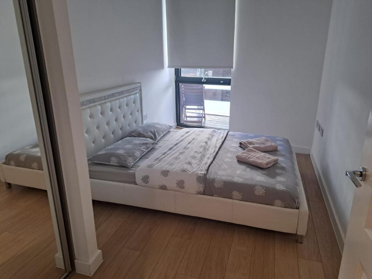 Amazing Apartment Moments Away From The Heart Of Лондон Екстериор снимка